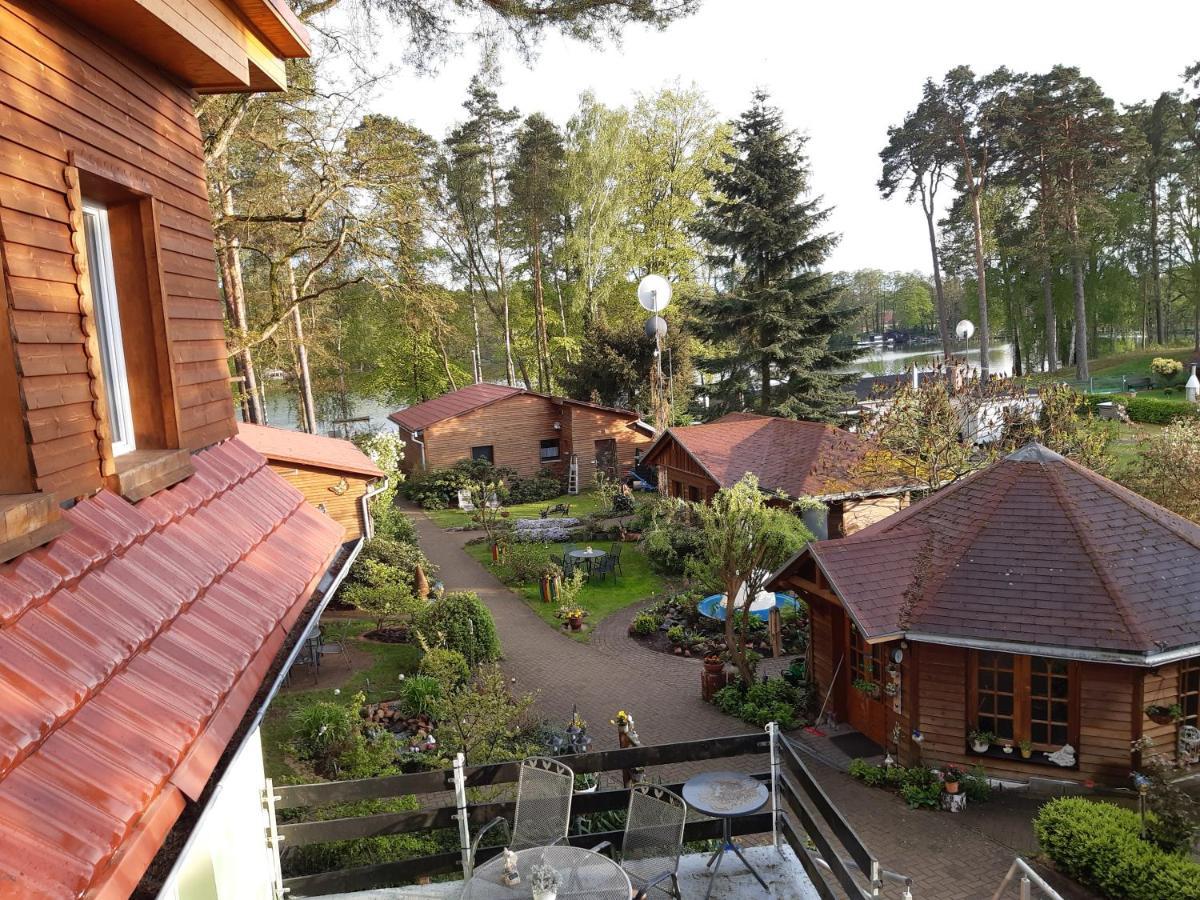 Monikas Gaestehaeuser Seeblick Himmelpfort Extérieur photo